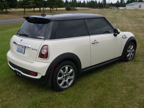 mini cooper s pepper white.